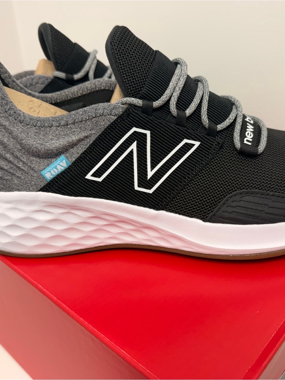 New Balance Men's Black & White Athletic Sneakers